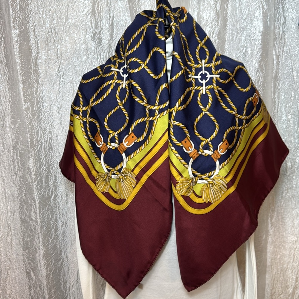 HERMÉS scarf